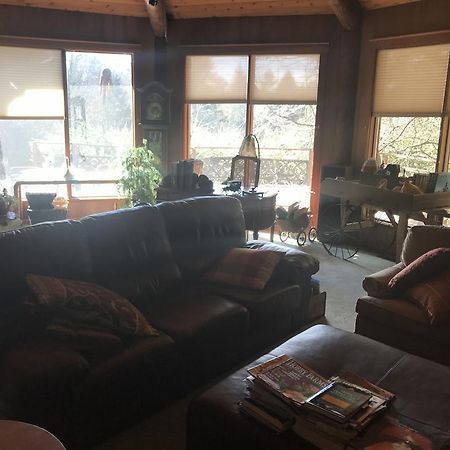 Holly Lane Gardens Bed & Breakfast Bainbridge Island Екстериор снимка