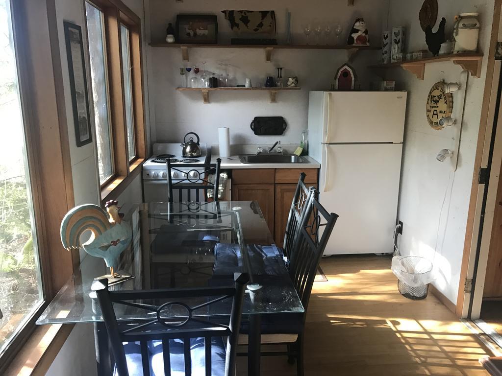 Holly Lane Gardens Bed & Breakfast Bainbridge Island Екстериор снимка