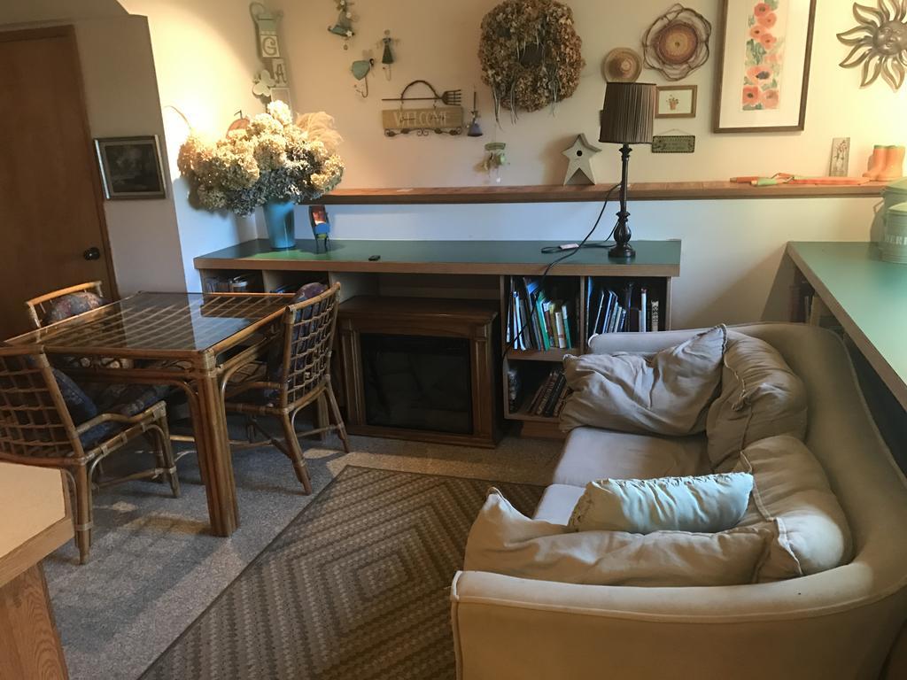 Holly Lane Gardens Bed & Breakfast Bainbridge Island Екстериор снимка